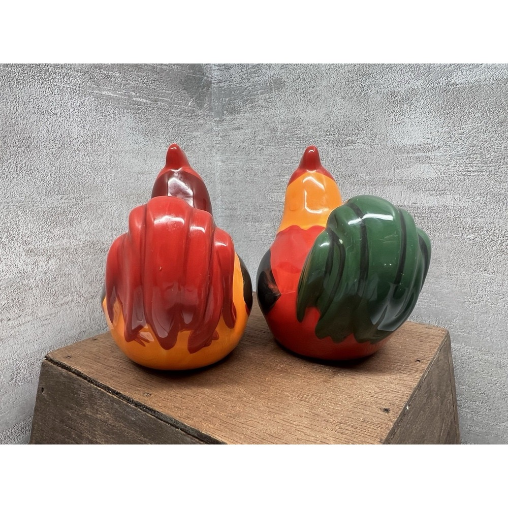 Vintage Set of Chicken Hen Rooster Salt & Pepper Shakers 3" High Red Adorable - Picture 3 of 6